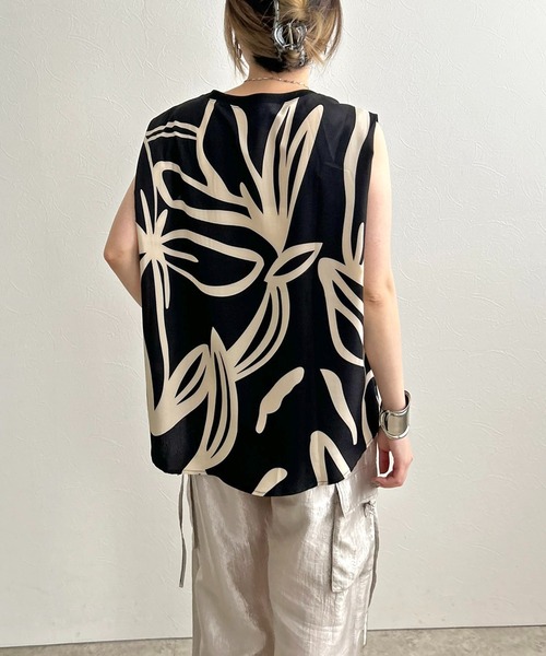 LHELBIE（レルビエ）の「ドッキングカットトップス（Tシャツ/カットソー・レディース・アイボリー/ブラック/ブラウン・M）」の10枚目の写真