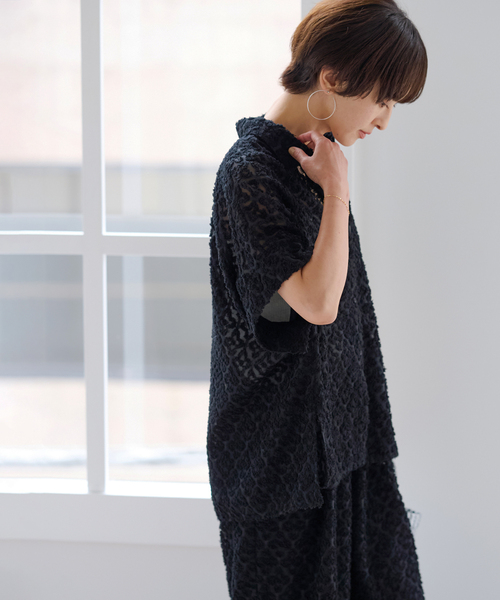 JOURNAL STANDARD relume(ジャーナルスタンダード レリューム)の「キカカットジャガードシャツ(シャツ/ブラウス・レディース・キャメル/ブラック・FREE)」の11枚目の写真