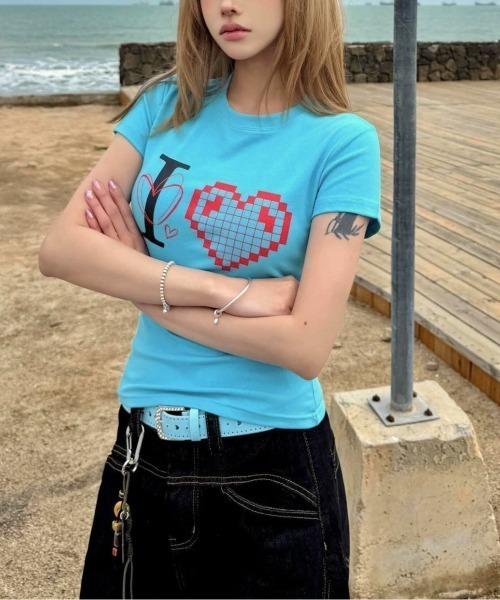 LADY LIKE(レディライク)の「I LOVEハートプリントTシャツ(Tシャツ/カットソー・レディース・ブラック/ブルー/ホワイト/レッド/ピンク・M)」の9枚目の写真