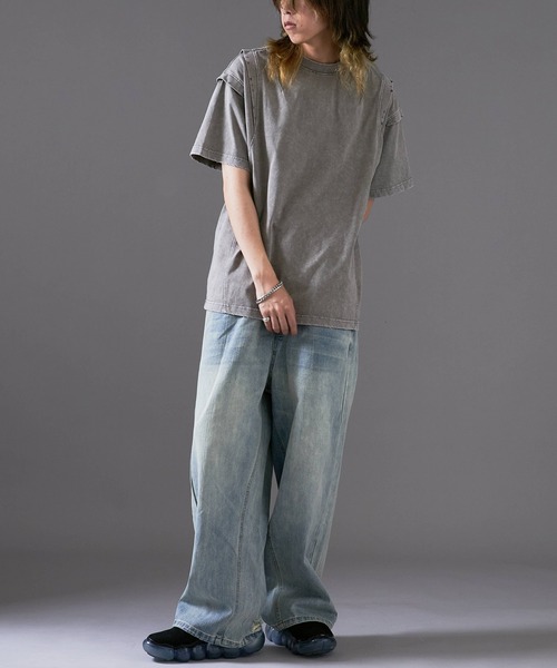 セール】Oversized T-shirt with faded, damaged finish/色落ち