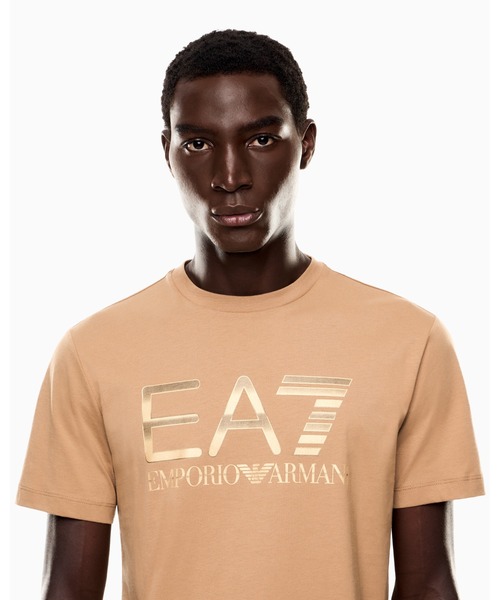 EMPORIO ARMANI EA7（エンポリオアルマーニイーエーセブン）の「【エンポリオ アルマーニ EA7】Logo Series Tシャツ コットン オーバーサイズロゴ（Tシャツ/カットソー・メンズ・ブラック/ホワイト/ブラウン・LARGE/MEDIUM/SMALL/X-LARGE/X-SMALL/XX-LARGE）」の3枚目の写真