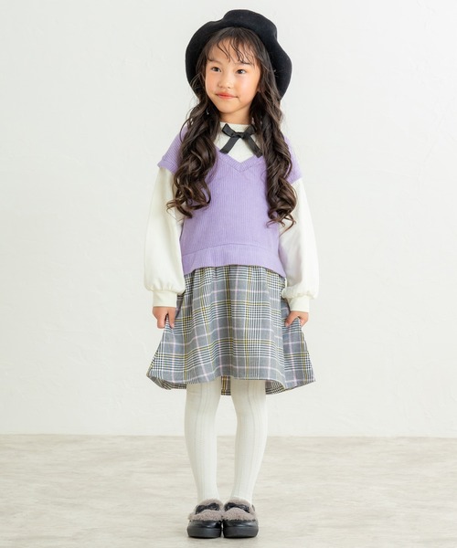 AIMABLE(エマーブル)の「スクールガール風ドッキングワンピース(ワンピース・キッズ・ラベンダー/ブラック・140/130/120/110/100)」の1枚目の写真