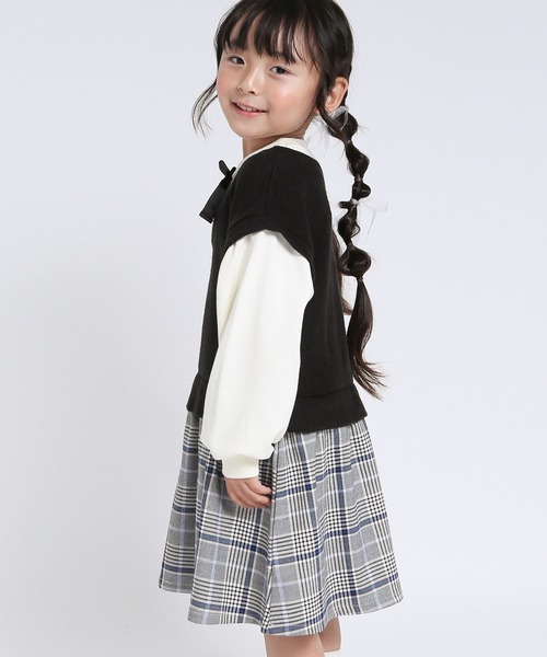 AIMABLE(エマーブル)の「スクールガール風ドッキングワンピース(ワンピース・キッズ・ラベンダー/ブラック・140/130/120/110/100)」の3枚目の写真