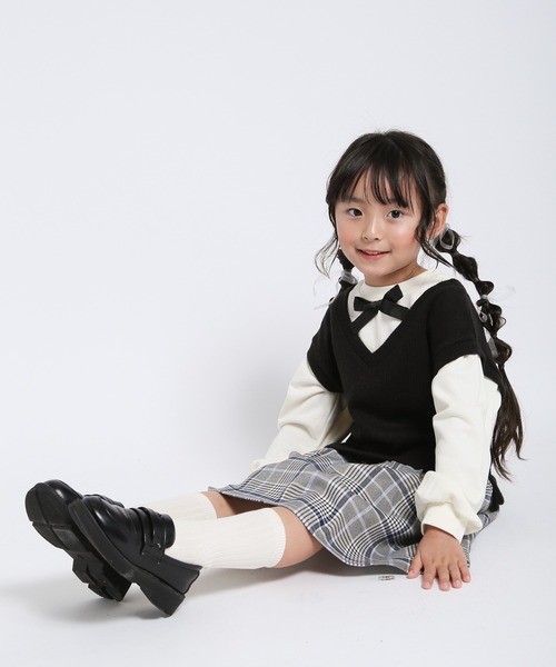 AIMABLE(エマーブル)の「スクールガール風ドッキングワンピース(ワンピース・キッズ・ラベンダー/ブラック・140/130/120/110/100)」の5枚目の写真