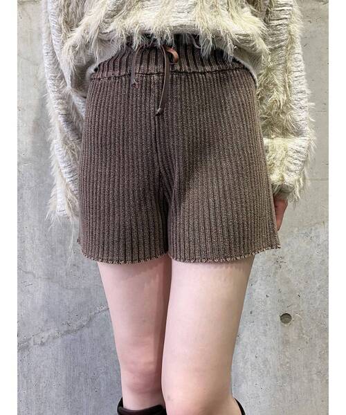 MURUA（ムルーア）の「リブニットパンツ【ショートパンツ】（その他パンツ・レディース・ブルー/ネイビー/ブラウン/ブラック・FREE）」の3枚目の写真