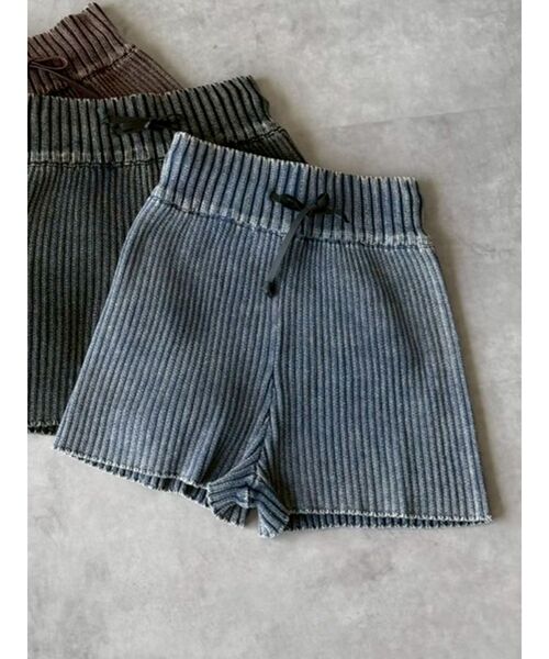 MURUA（ムルーア）の「リブニットパンツ【ショートパンツ】（その他パンツ・レディース・ブルー/ネイビー/ブラウン/ブラック・FREE）」の4枚目の写真