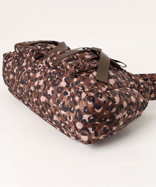 Three Four Time（ｽﾘｰﾌｫｰﾀｲﾑ）の「【Casselini】リボンボリュームショルダー（ショルダーバッグ・レディース・ブラウン・FREE）」の15枚目の写真