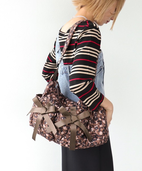Three Four Time（ｽﾘｰﾌｫｰﾀｲﾑ）の「【Casselini】リボンボリュームショルダー（ショルダーバッグ・レディース・ブラウン・FREE）」の3枚目の写真