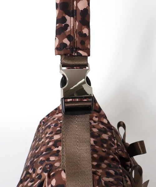 Three Four Time（ｽﾘｰﾌｫｰﾀｲﾑ）の「【Casselini】リボンボリュームショルダー（ショルダーバッグ・レディース・ブラウン・FREE）」の12枚目の写真