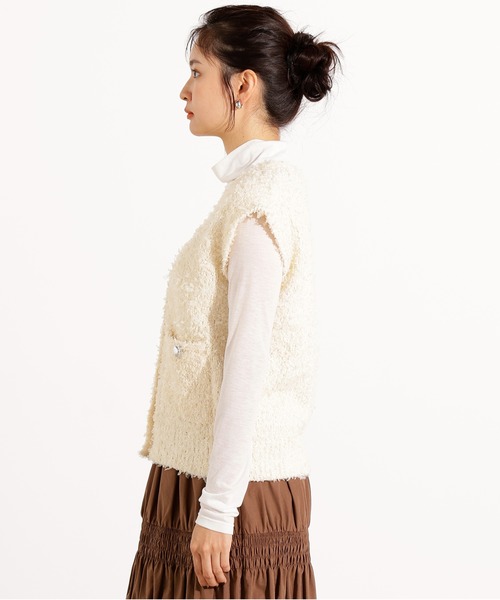 N.（N. Natural Beauty Basic）（エヌエヌナチュラルビューティーベーシック）の「Vネックニットジレ（ベスト・レディース・オフホワイト/ブラウン・MEDIUM）」の6枚目の写真