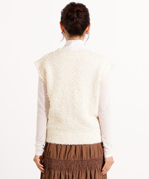 N.（N. Natural Beauty Basic）（エヌエヌナチュラルビューティーベーシック）の「Vネックニットジレ（ベスト・レディース・オフホワイト/ブラウン・MEDIUM）」の7枚目の写真