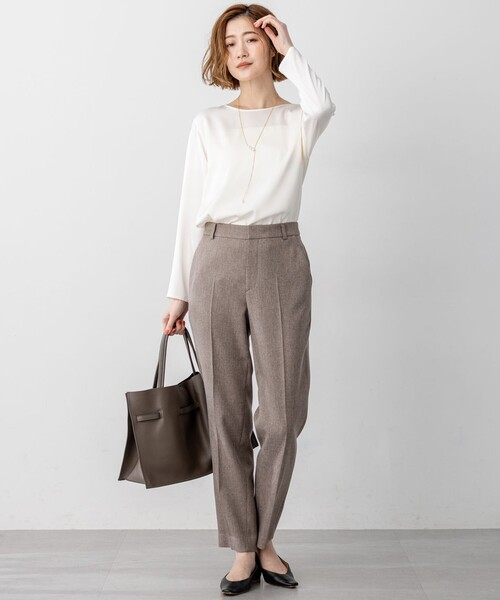23区 L(ニジュウサンクオオキイサイズ)の「【洗える】サテン ロングスリーブ Tシャツ(Tシャツ/カットソー・レディース・ブラウン系/ライトオレンジ系/アイボリー系/スカイブルー系/グレー系・44/48/46)」の22枚目の写真