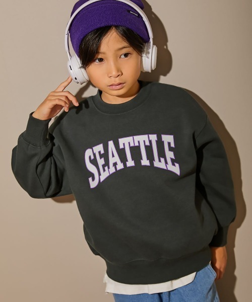 devirock（デビロック）の「デビラボ プリント 裏起毛 BIGシルエットトレーナー（スウェット・キッズ・ピンク系1/ブルー系1/ピンク系2/ブラック系1/グレー系1/ブラック系3/グリーン系2/ベージュ系2/ブラック系2/グリーン系1/ベージュ系1/ブラック系4/ブルー系2/グレー系2・90cm/100cm/110cm/120cm/130cm/140cm/150cm/160cm）」の2枚目の写真