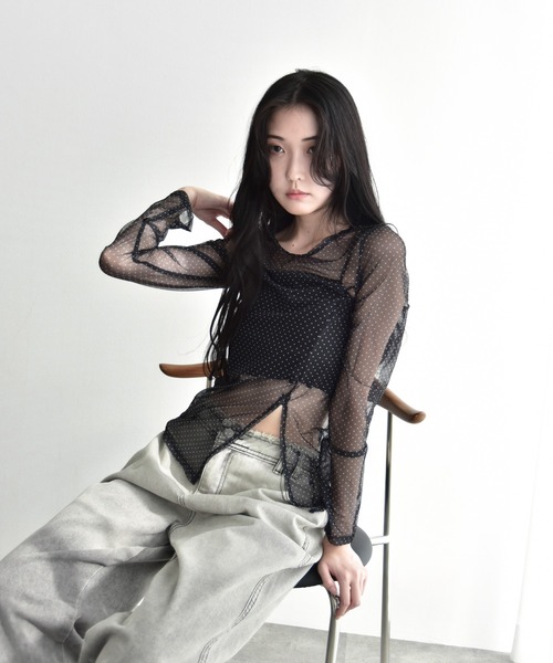 Y/lim(イリム)の「シアードット裾スリットTシャツ(Tシャツ/カットソー・レディース・オフホワイト/ブラック・FREE)」の1枚目の写真