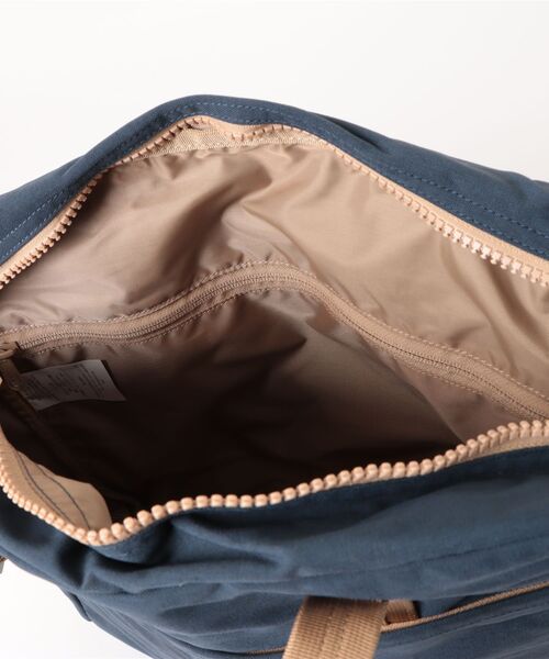 SIERRA DESIGNS(シェラデザイン)の「SIERRA DESIGINS /CLASSIC ZIP TOTE BAG / ナイロントートバック(トートバッグ・レディース・ブラック/サックスブルー/グリーン/ダークネイビー/セージグリーン/タン・ONE SIZE)」の10枚目の写真