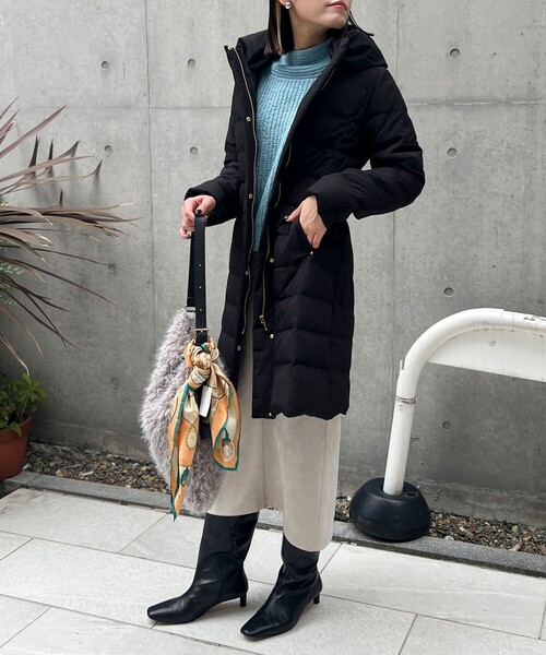 MICO COULIER（ミコクリエ）の「《撥水》ストレッチライトタフタロングコート（ダウンジャケット/コート・レディース・ブラック/グレイッシュベージュ/チャコールグレー・38）」の6枚目の写真