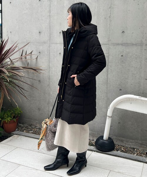 MICO COULIER（ミコクリエ）の「《撥水》ストレッチライトタフタロングコート（ダウンジャケット/コート・レディース・ブラック/グレイッシュベージュ/チャコールグレー・38）」の7枚目の写真