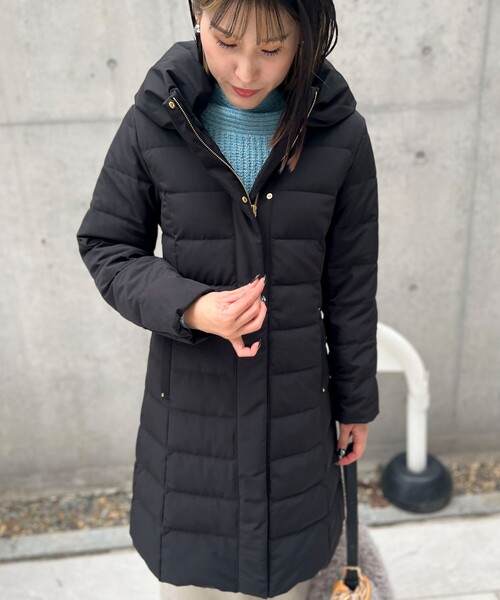 MICO COULIER（ミコクリエ）の「《撥水》ストレッチライトタフタロングコート（ダウンジャケット/コート・レディース・ブラック/グレイッシュベージュ/チャコールグレー・38）」の12枚目の写真