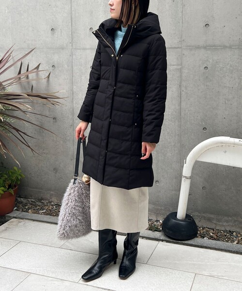 MICO COULIER（ミコクリエ）の「《撥水》ストレッチライトタフタロングコート（ダウンジャケット/コート・レディース・ブラック/グレイッシュベージュ/チャコールグレー・38）」の13枚目の写真