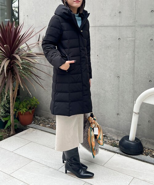 MICO COULIER（ミコクリエ）の「《撥水》ストレッチライトタフタロングコート（ダウンジャケット/コート・レディース・ブラック/グレイッシュベージュ/チャコールグレー・38）」の15枚目の写真