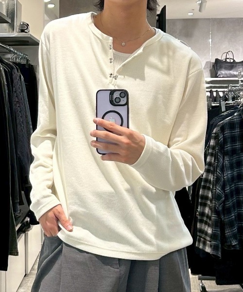 Chikashitsu +(チカシツプラス)の「【Chikashitsu +】front hook long sleeve knit / 【チカシツプラス】フロントフック長袖ニット(ニット/セーター・メンズ・ブラウン/アイボリー/チャコール/ブラック・ONE SIZE)」の2枚目の写真