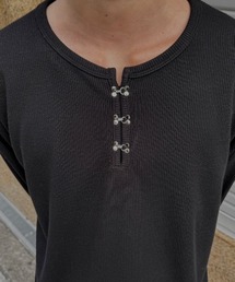 Chikashitsu +（チカシツプラス）の「【Chikashitsu +】front hook long sleeve knit / 【チカシツプラス】フロントフック長袖ニット（ニット/セーター）」