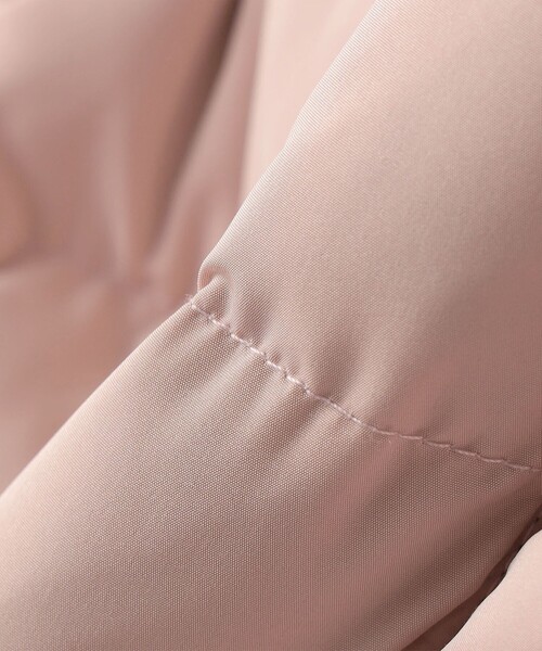 SHIPS(シップス)の「SHIPS KIDS:140~150cm /〈撥水/手洗い可能〉ミディアム丈 リサイクル ダウン フーディー(ダウンジャケット/コート・キッズ・ネイビー/ピンク・140/150)」の4枚目の写真