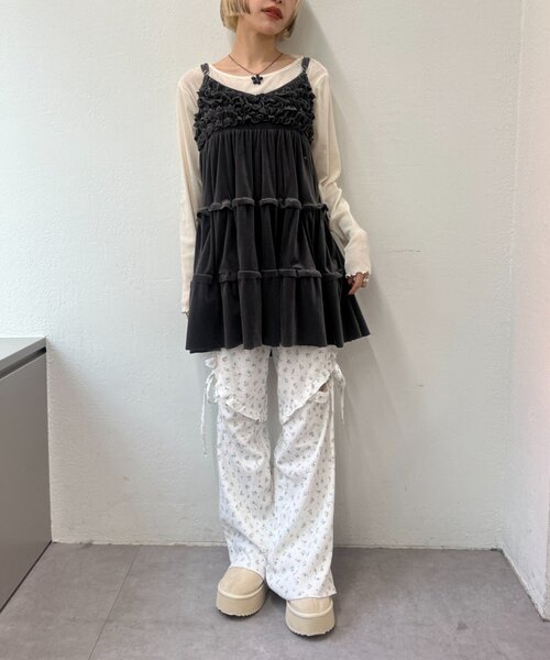 w closet（ダブルクローゼット）の「リボンフリルパンツ（その他パンツ・レディース・ピンク/オフホワイト/グレー/アイボリー・SMALL/MEDIUM）」の9枚目の写真