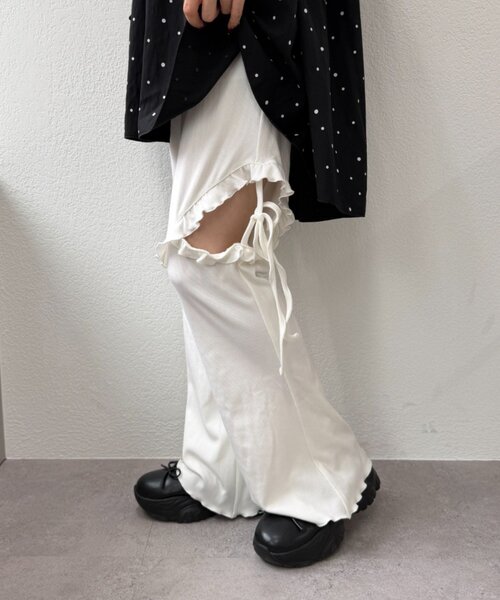 w closet（ダブルクローゼット）の「リボンフリルパンツ（その他パンツ・レディース・ピンク/オフホワイト/グレー/アイボリー・SMALL/MEDIUM）」の12枚目の写真