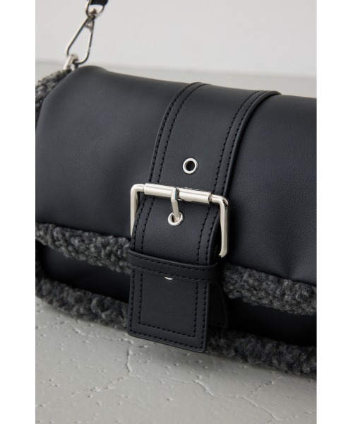 AZUL by moussy（アズールバイマウジー）の「【WEB限定】フェイクムートンショルダーバッグ（ショルダーバッグ・レディース・ブラック/ブラウン・FREE）」の11枚目の写真