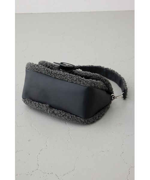 AZUL by moussy（アズールバイマウジー）の「【WEB限定】フェイクムートンショルダーバッグ（ショルダーバッグ・レディース・ブラック/ブラウン・FREE）」の14枚目の写真