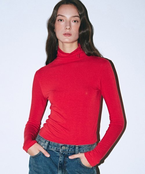 NICK&NICOLE(ニックアンドニコール)の「NN LOGO SPAN INNER TURTLENECK_RED(Tシャツ/カットソー・レディース・その他・FREE)」の1枚目の写真