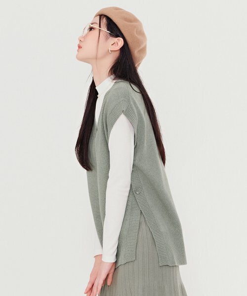 CHASECULT(チェイスカルト)の「女性サイドスリットボタンデザインベスト-BFRG7362C0S(ベスト・レディース・ミント・85)」の3枚目の写真