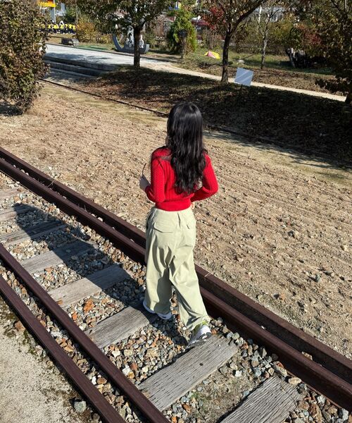 MUSINSA STANDARD WOMAN（ムシンサスタンダードウーマン）の「ウィメンズパラシュートパンツ[セージ]（スウェットパンツ・レディース・その他・30/24/26/28/22）」の5枚目の写真