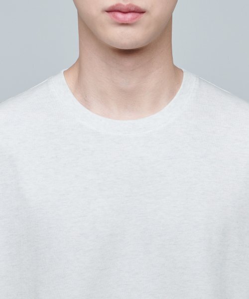 MUSINSA STANDARD（ムシンサスタンダード）の「リラックスフィットクルーネックTシャツ2 [オートミール]（Tシャツ/カットソー・メンズ・その他・SMALL/MEDIUM/LARGE/X-LARGE/XX-LARGE/XXX-LARGE）」の4枚目の写真