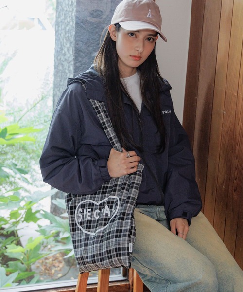 ALAND（エーランド）の「【UNISEX】 ALAND×INAPSQUARE／トートバッグ（トートバッグ・レディース・ブルー/ブラック/ホワイト/レッド/その他1・FREE）」の5枚目の写真