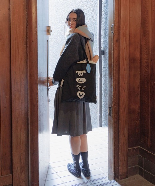 ALAND（エーランド）の「【UNISEX】 ALAND×INAPSQUARE／トートバッグ（トートバッグ・レディース・ブルー/ブラック/ホワイト/レッド/その他1・FREE）」の7枚目の写真