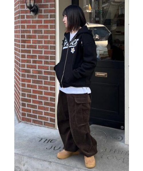 GRAVER（グレーバー）の「[UNISEX]ビッグベースボールロゴフラワーフードジップアップ_ブラック（パーカー・レディース・ブラック・LARGE/MEDIUM）」の3枚目の写真