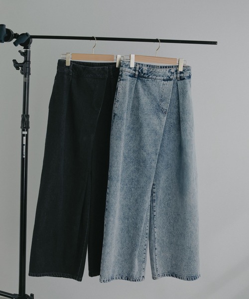 N WITH.(エヌウィズ)の「ラップデニムパンツ(デニムパンツ・レディース・ブラック/ブルー・X-SMALL/SMALL/MEDIUM)」の5枚目の写真