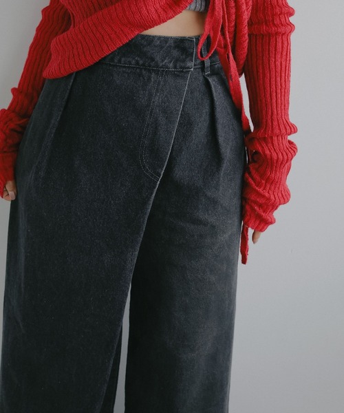 N WITH.(エヌウィズ)の「ラップデニムパンツ(デニムパンツ・レディース・ブラック/ブルー・X-SMALL/SMALL/MEDIUM)」の6枚目の写真