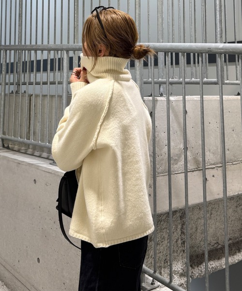 ISOOK（アイスー）の「スタンドカラーダブルジップニット(chiica select) / ドライバーズニット ジップアップ カーディガン 羽織り スタンドカラー 長袖 ミドル丈 ホワイト グレー シンプルニット 白 無地（カーディガン/ボレロ・レディース・アイボリー/グレー・FREE）」の2枚目の写真