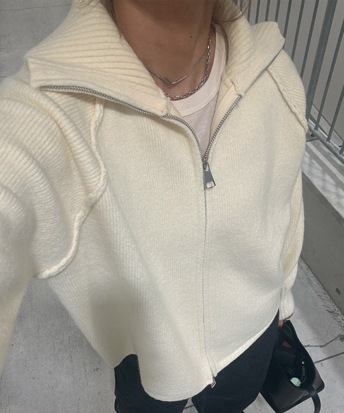 ISOOK（アイスー）の「スタンドカラーダブルジップニット(chiica select) / ドライバーズニット ジップアップ カーディガン 羽織り スタンドカラー 長袖 ミドル丈 ホワイト グレー シンプルニット 白 無地（カーディガン/ボレロ・レディース・アイボリー/グレー・FREE）」の12枚目の写真