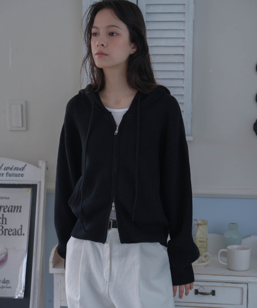 DEHEVE（デヘヴェ）の「Two-way Hood Zip-up Knit [Black]（ニット/セーター・レディース・ブラック・FREE）」の2枚目の写真