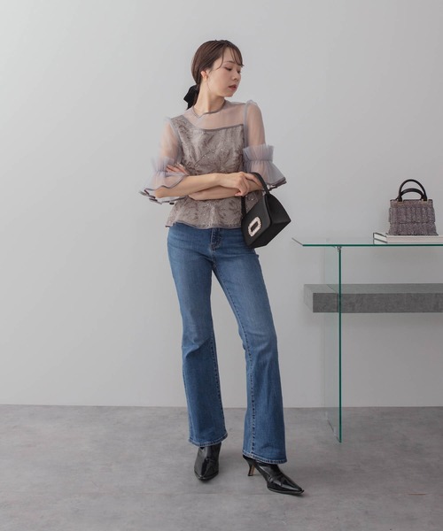 Leja（レジャ）の「【LEJA】アシンメトリーシアーフラワースパンコール