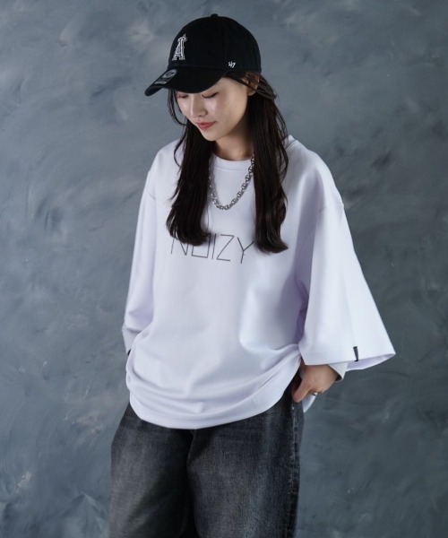 NOIZY(ノイジー)の「NOIZY CODE LOGO TEE / ワンポイント プリント 半袖 Tシャツ(Tシャツ/カットソー・メンズ・パープル/ホワイト/ブラック・LARGE/MEDIUM)」の8枚目の写真