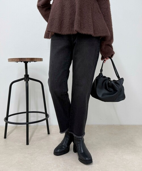 fredy emue（フレディエミュ）の「カットオフデニムパンツ（デニムパンツ・レディース・ブルー/チャコールグレー・36/38）」の9枚目の写真