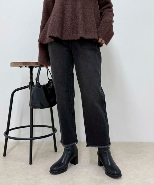 fredy emue（フレディエミュ）の「カットオフデニムパンツ（デニムパンツ・レディース・ブルー/チャコールグレー・36/38）」の11枚目の写真