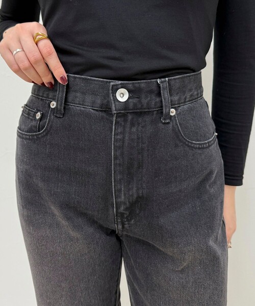 fredy emue（フレディエミュ）の「カットオフデニムパンツ（デニムパンツ・レディース・ブルー/チャコールグレー・36/38）」の17枚目の写真