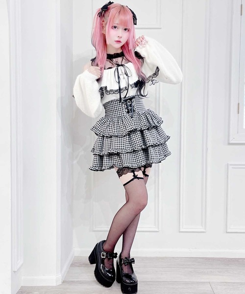 MA*RS(アメーバーマーズ)の「クロスチャーム付きオフショルニット(ニット/セーター・レディース・ホワイト/グレー/ブラック・FREE)」の8枚目の写真