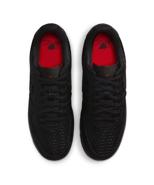 NIKE(ナイキ)の「NIKE AIR FORCE 1 RETRO / ナイキ エア フォース 1 レトロ 【SP】(スニーカー・メンズ・ブラック・25.5cm/24.5cm/29.0cm/28.0cm/27.0cm/26.0cm/25.0cm/24.0cm/30.0cm/28.5cm/27.5cm/26.5cm)」の4枚目の写真